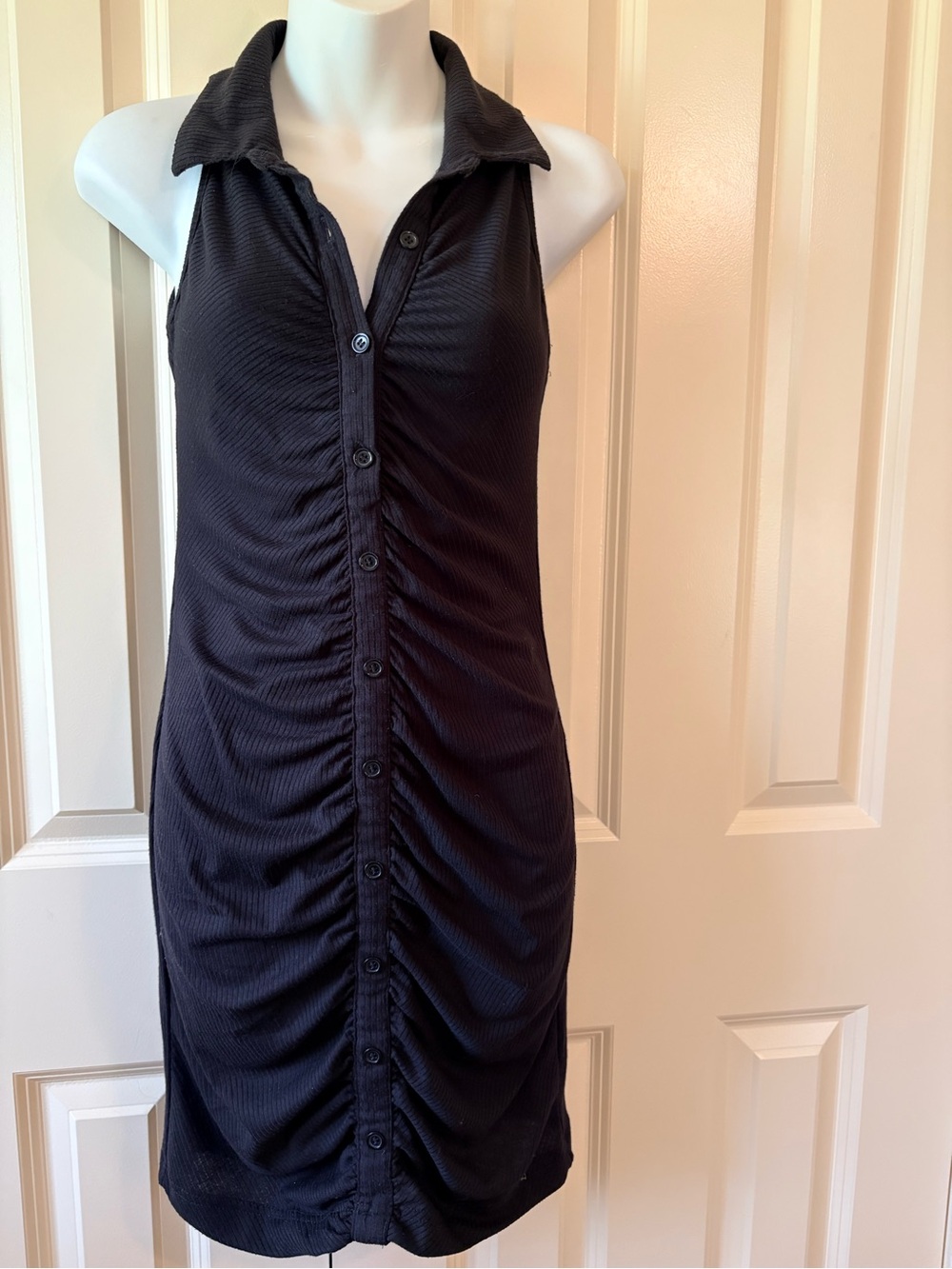 Sleeveless Ruched Button-Front Black Dress, size M